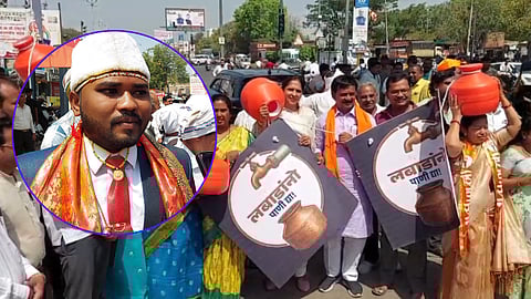 The groom joined the ongoing protest for water right in chhatrapati sambhajinagar
