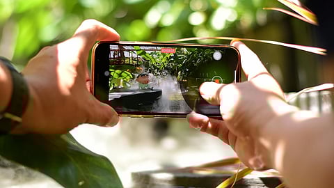 Smartphone Overheating : Is your smartphone getting hot? Then avoid these things