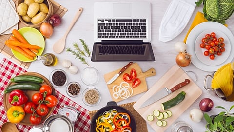 Online Grocery Shopping: Growing Trend Raises Health Concerns