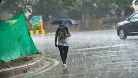 Mumbai Face Heavy Rainfall; IMD Issues Alerts for Surrounding Areas