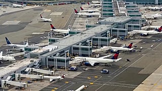 Dangerous Airports in India: Breathtaking Landings and Risky Takeoffs — A Pilot’s Challenge