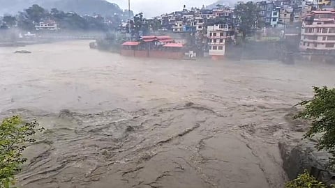 Himachal Pradesh Faces Devastation : 10 Dead, 34 Missing Amid Flash Floods in Mandi