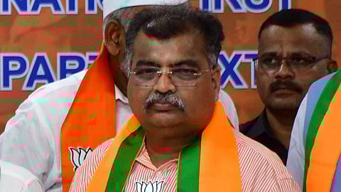 Political upheaval! A major explosion in the Grand Alliance after December 2? Ravindra Chavan's hints have raised everyone's eyebrows!