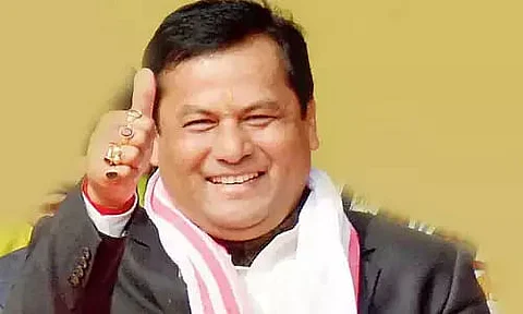 Chief Minister Sarbananda Sonowal lauds units making face masks