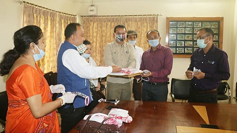 ASLSA & Aaranyak hand over masks to State zoo authority