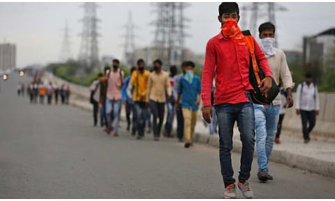 Scribe Arun Gupta helps 72 labourers to return home