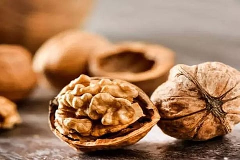 Here are some simple ways to plan meals with walnuts