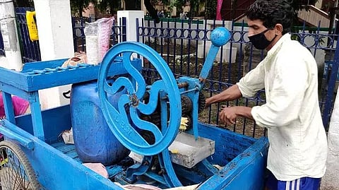 Juice & tea vendors hit hard due to COVID-19 lockdown in Guwahati