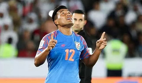 Striker Jeje Lalpekhlua joins mobile gamers in a charity match