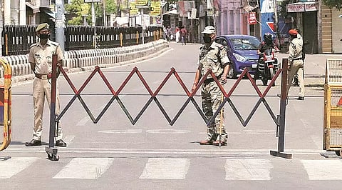 COVID-19: Police personnel keeps vigil at 11 wards under lockdown