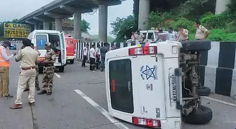 Cop hurt in Sharad Pawar's convoy car crash in Mumbai