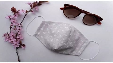 Built of face mask is key in stopping droplet spread