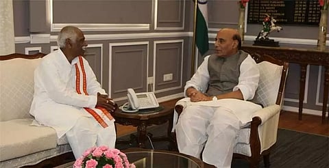 Strengthen security on India-China border, Himachal Governor urges Rajnath Singh