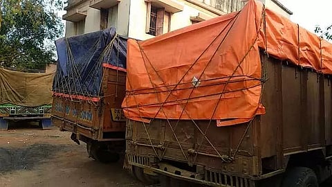 Basistha Police seized three coal-laden trucks from service lane of Lalmati