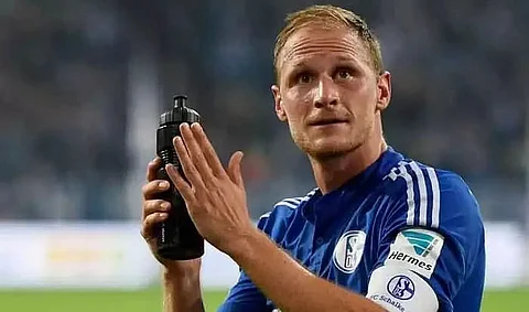 World Cup-winning German defender Benedikt Howedes retires