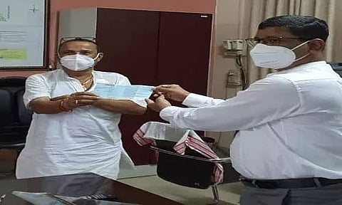 Corona-recovered warrior donates Rs 10,000 to Assam Arogya Nidhi