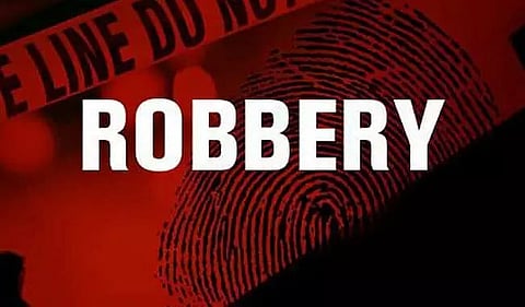 Robbers pose as cops, kidnap, rob gold in east Delhi's Geeta Colony