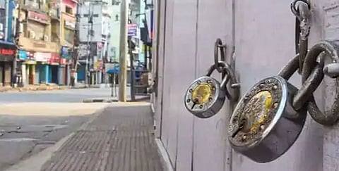 COVID-19 Lockdown affects small businessmen & roadside vendors