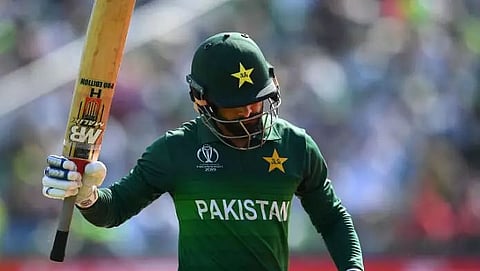 Mohammad Hafeez distances himself from Pak squad after breaching protocols