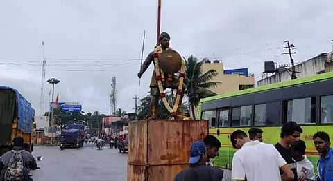 Clash over freedom fighter Sangolli Rayanna's statue in Karnataka