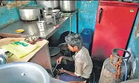 Assam: Doctor from Dibrugarh who poured boiling water on comedic servant absconding
