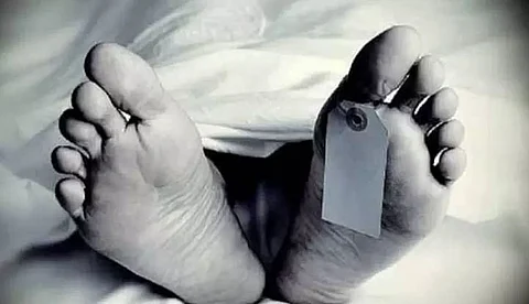Old man dies under Bhangagarh Flyover when hit on head with a stone