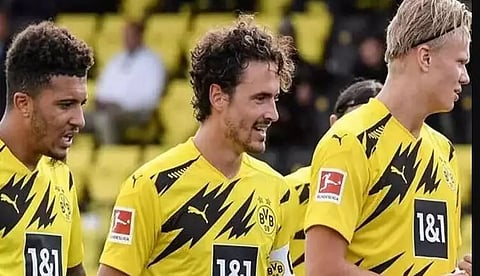Borussia Dortmund thrash 10-man Duisburg in German Cup