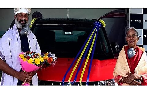 'Modern Shravan Kumar' of India gets keys to new car from Anand Mahindra