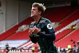 Patrick Bamford strikes late as Leeds blunt Blades