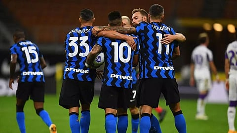 Inter Milan hit two late goals to beat Fiorentina 4-3