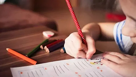 Writing by hand will make kids 'truly smart' in the Digital era