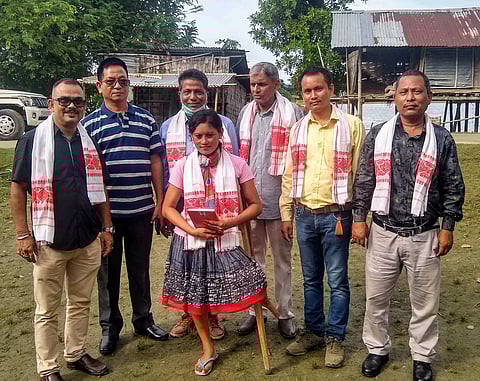 Businessmen's organization Shil Byabosayee Association extends financial aid to Divyang