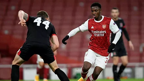 Arsenal, Milan win; Antwerp upset Spurs - Europa League