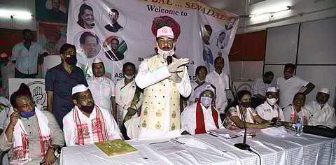 Jitendra Singh holds meeting with APCC morchas at Rajiv Bhawan