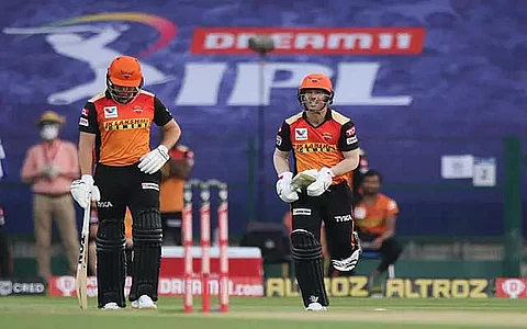 Warner 1st to score over 500 runs in 6 consecutive IPL seasons