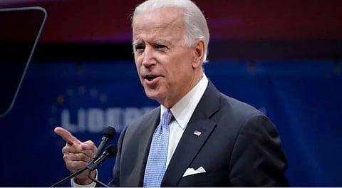 2013: When Biden pored into a microscope at IIT-Bombay