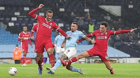 Aston Villa stun Arsenal; Liverpool-City draw