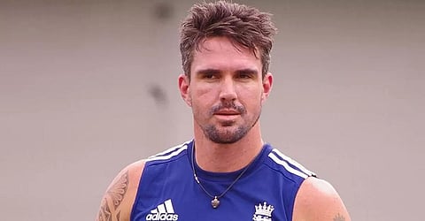 Kevin Pietersen bats for rhino conservation