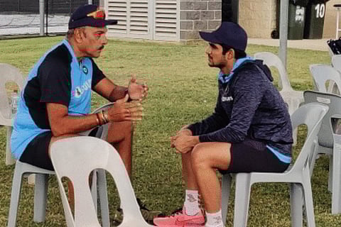 Shastri enjoys 'good conversation' with Gill
