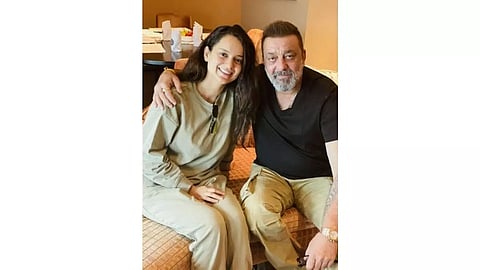 Kangana Ranaut meets Sanjay Dutt, netizens call her 'hypocrite'