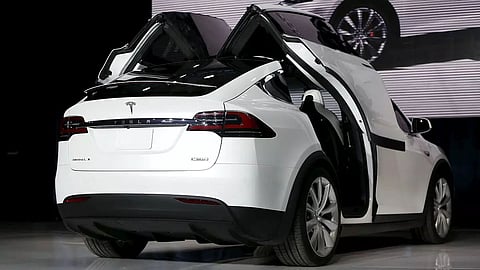 Tesla recalls 870 electric vehicles in China