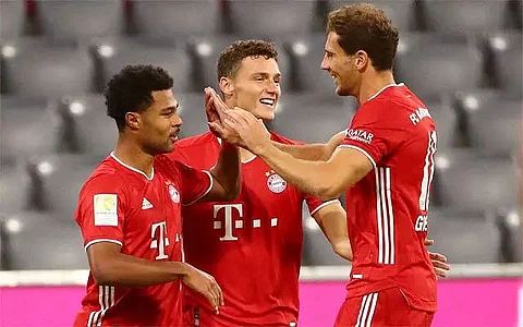 Whirlwind Bayern Munich dismantle Schalke 8-0 in season opener