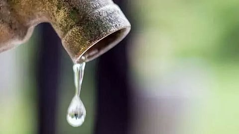 Locals of Dakhin Garolia near Sarusajai Stadium decry water crisis