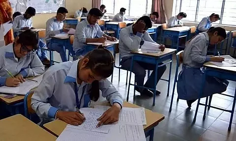 CBSE Class 10, 12th Exams 2020-21 to be held in written (Offline) mode this year too