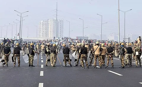 Fragrance of delicacies spread across Delhi's Ghazipur border amid farmer stir
