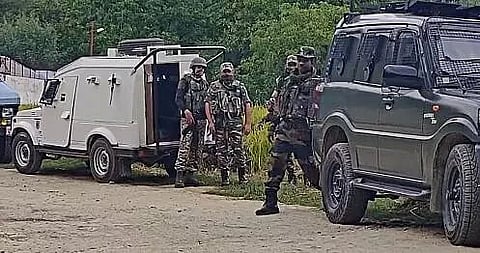 Pakistan again violates ceasefire on LoC in Poonch district