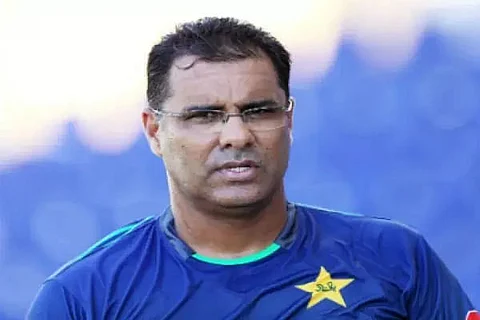 Waqar Younis asks Afridi & Gambhir to 'calm down..behave smartly