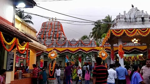 Devotees throng Vishnu temples amid COVID fear