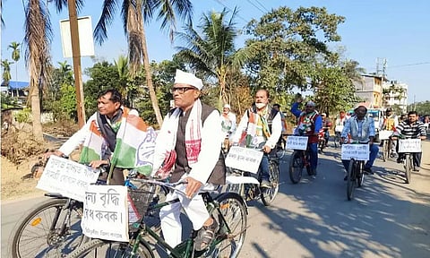 Tinsukia District Congress Committee carried out cycle rally against price rise