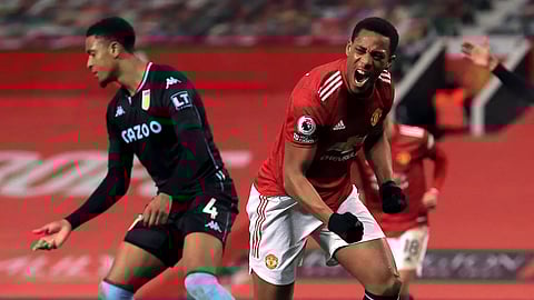 Manchester United close in on Liverpool with Aston Villa win